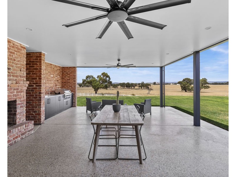 4 SIRIUS WAY, Gumly Gumly NSW 2652
