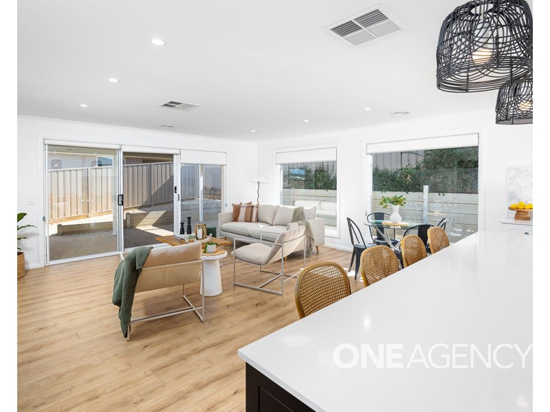 43 BARTON AVENUE, Lloyd NSW 2650