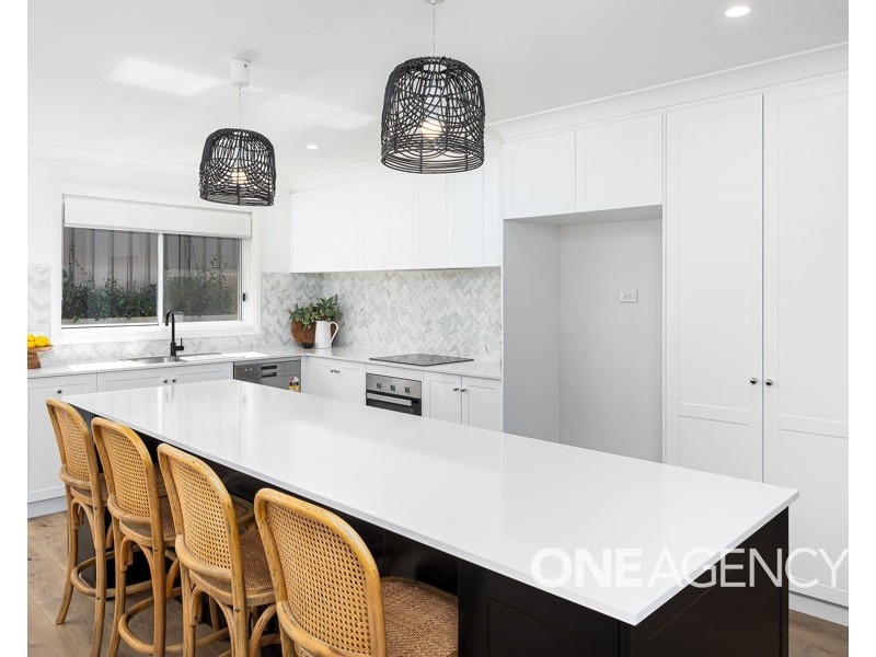 43 BARTON AVENUE, Lloyd NSW 2650