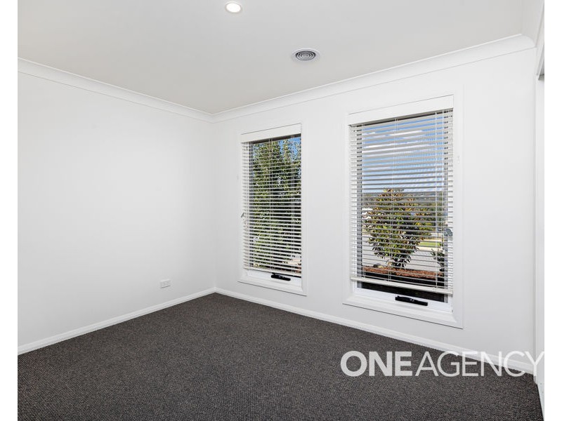 43 BARTON AVENUE, Lloyd NSW 2650