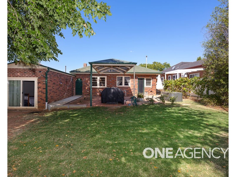 30 TREVOR STREET, Turvey Park NSW 2650