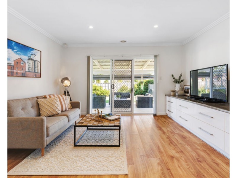 5 WARAMBEE STREET, Glenfield Park NSW 2650