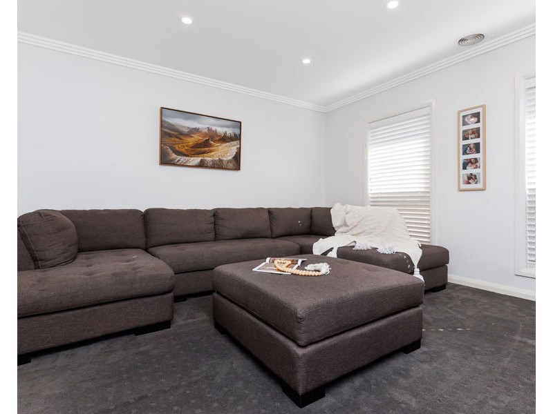 5 WARAMBEE STREET, Glenfield Park NSW 2650