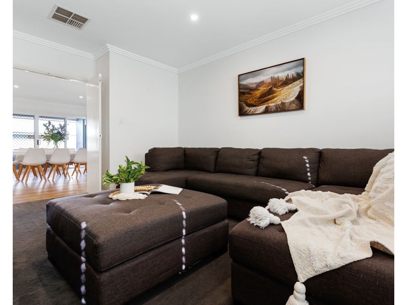 5 WARAMBEE STREET, Glenfield Park NSW 2650