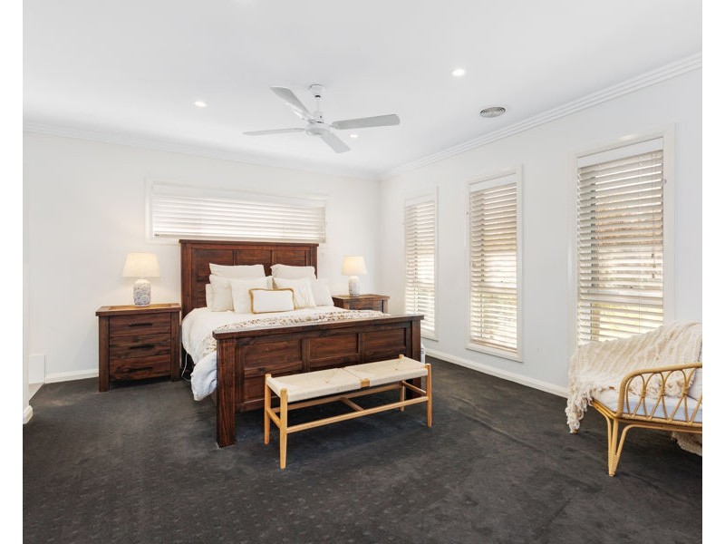 5 WARAMBEE STREET, Glenfield Park NSW 2650