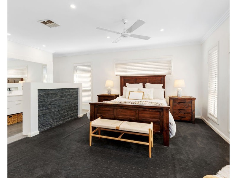 5 WARAMBEE STREET, Glenfield Park NSW 2650