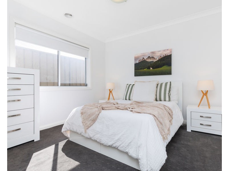 5 WARAMBEE STREET, Glenfield Park NSW 2650