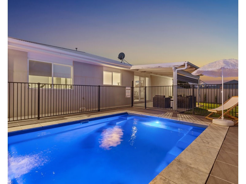 5 WARAMBEE STREET, Glenfield Park NSW 2650