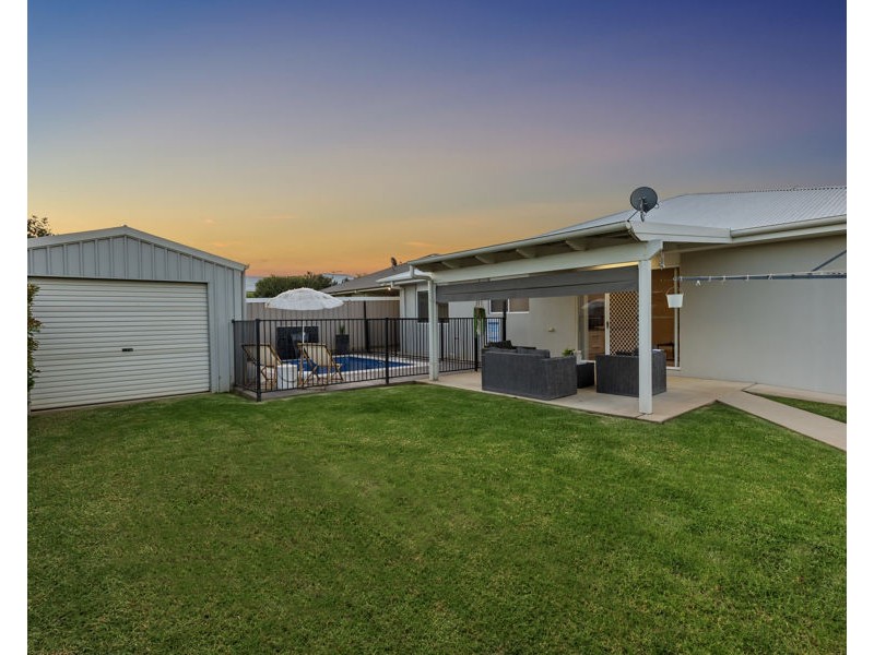 5 WARAMBEE STREET, Glenfield Park NSW 2650