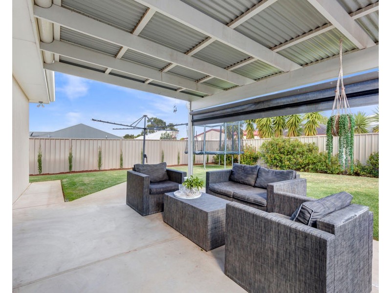 5 WARAMBEE STREET, Glenfield Park NSW 2650