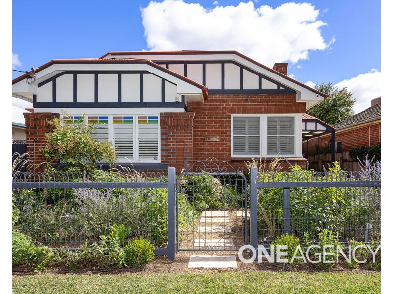 57 WOLLUNDRY AVENUE, Wagga Wagga NSW 2650