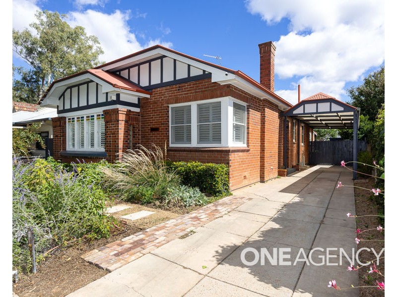 57 WOLLUNDRY AVENUE, Wagga Wagga NSW 2650