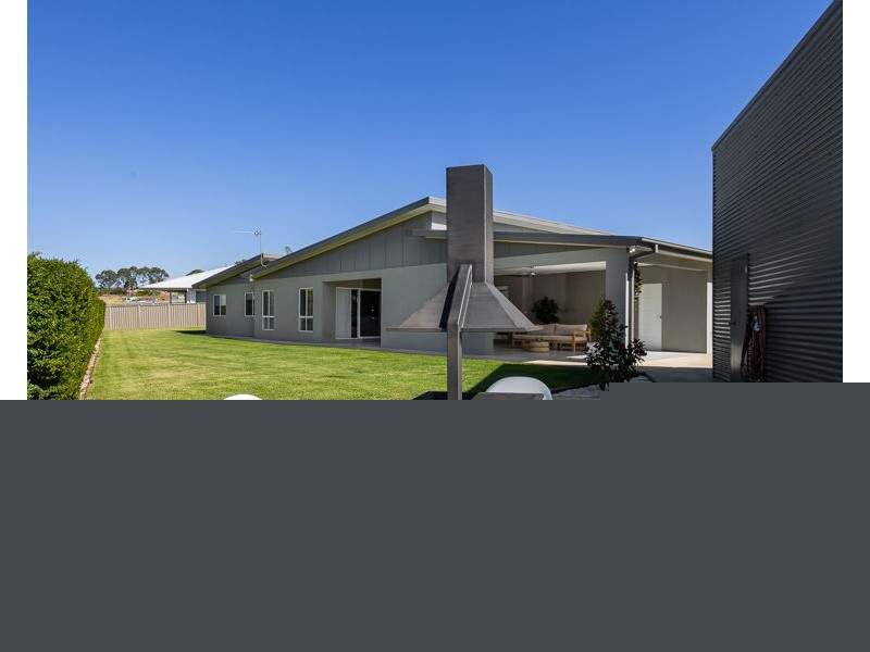 3 ROSE PLACE, Boorooma NSW 2650