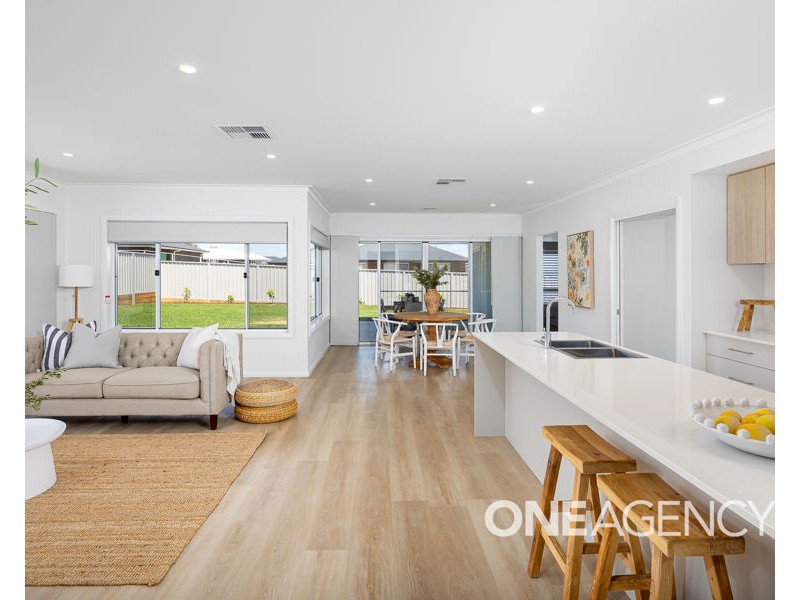 108 VALENCIA DRIVE, Gobbagombalin NSW 2650