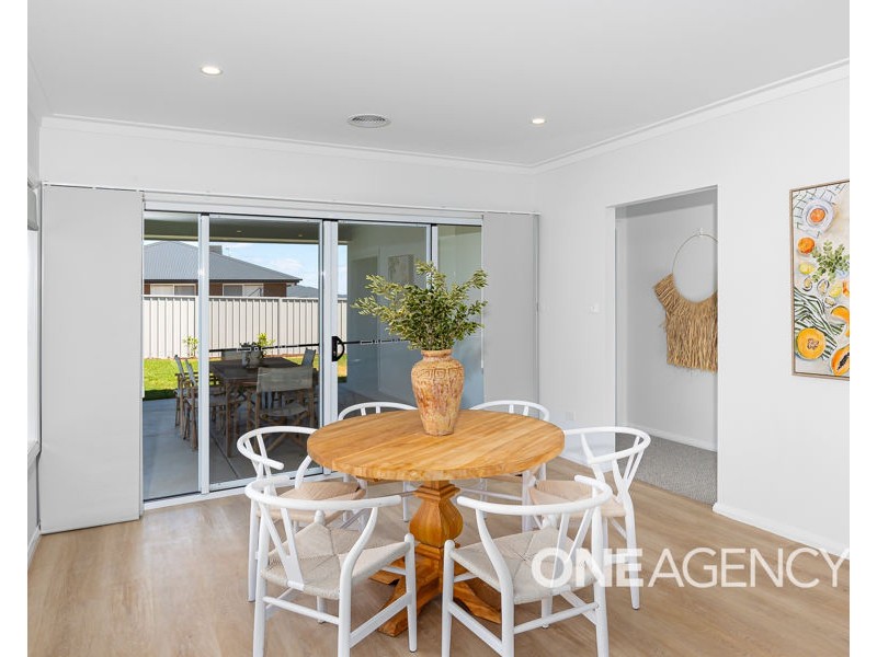 108 VALENCIA DRIVE, Gobbagombalin NSW 2650