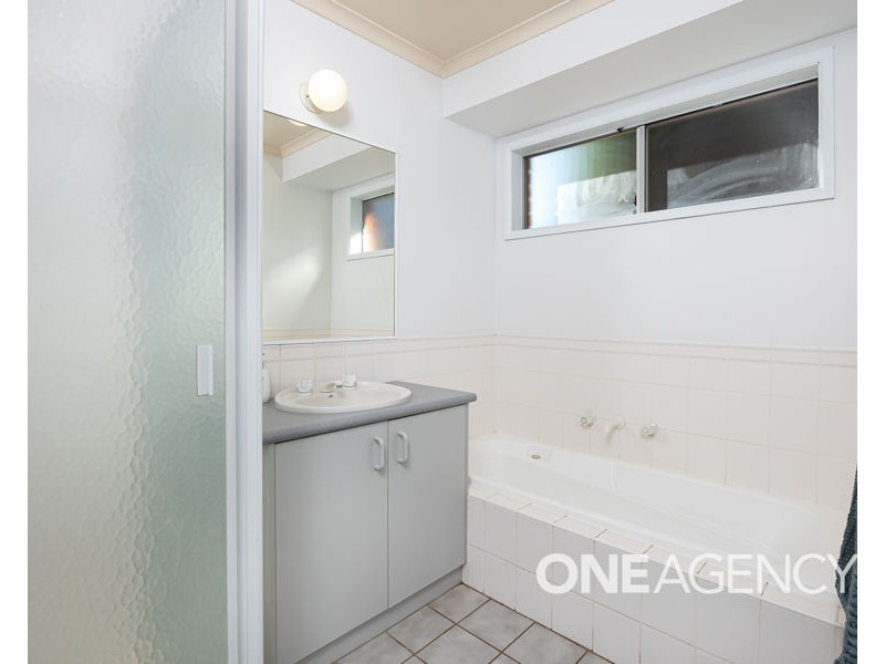 1 KIMBA DRIVE, Glenfield Park NSW 2650