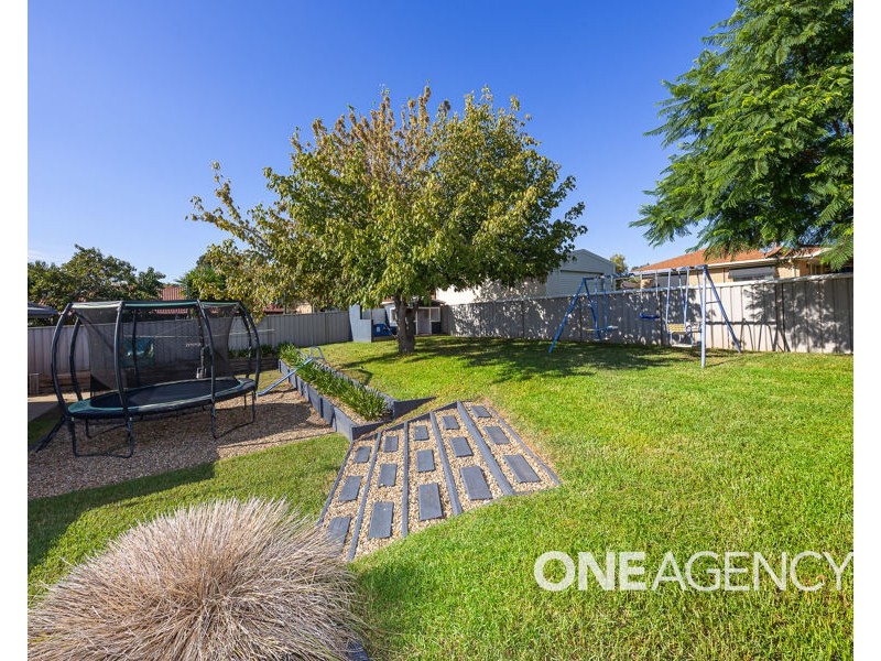 1 KIMBA DRIVE, Glenfield Park NSW 2650