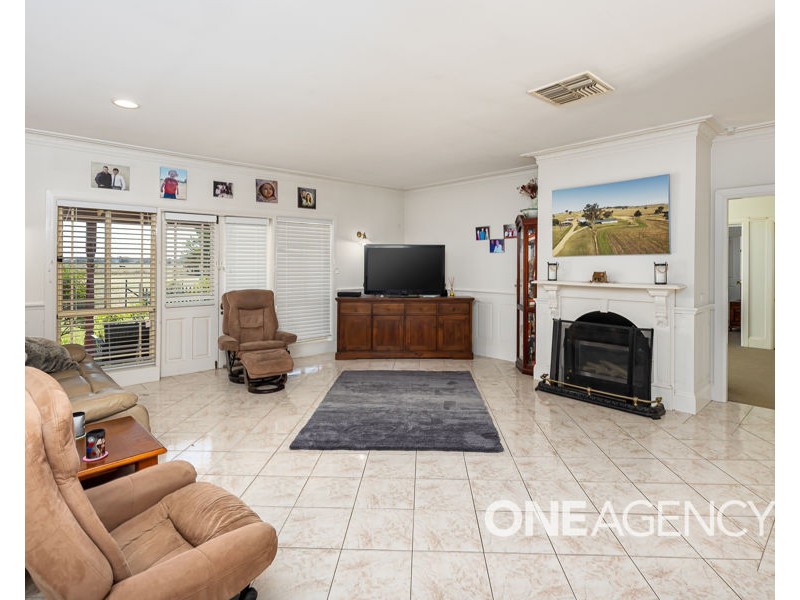 331 INGLEWOOD ROAD, Lake Albert NSW 2650