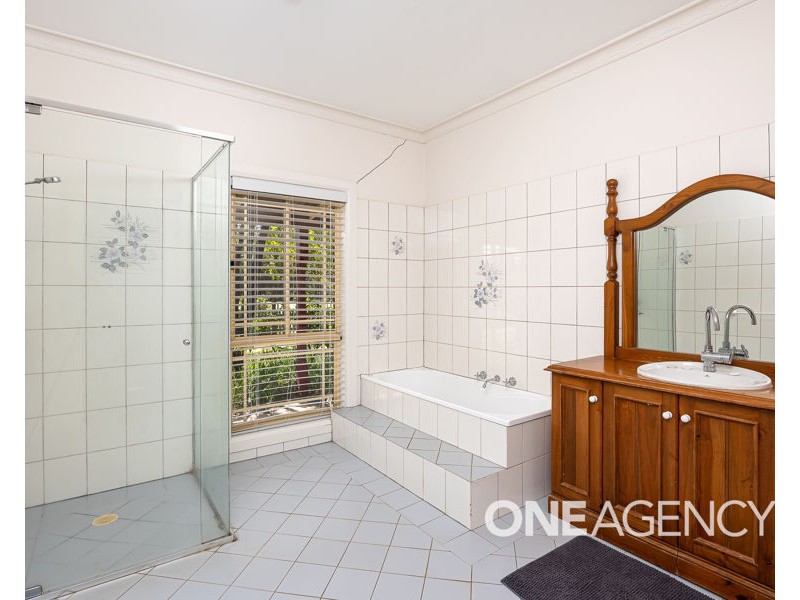 331 INGLEWOOD ROAD, Lake Albert NSW 2650