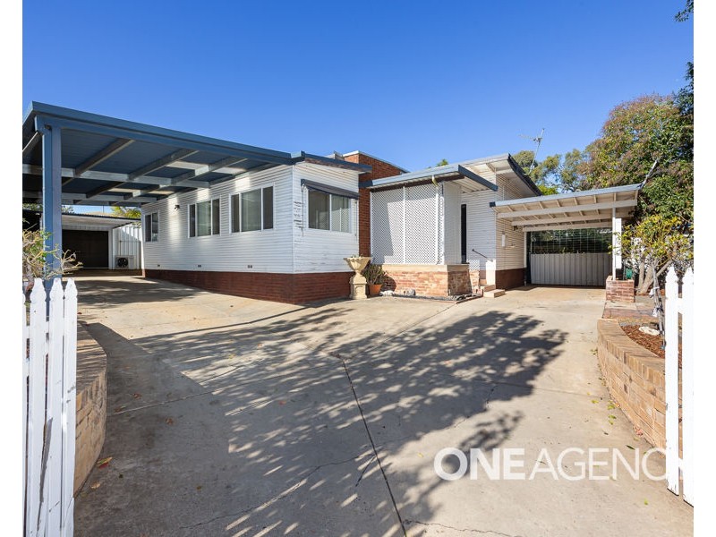43 NORTHCOTT PARADE, Mount Austin NSW 2650
