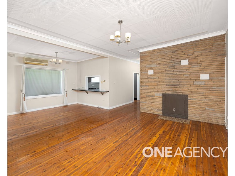 43 NORTHCOTT PARADE, Mount Austin NSW 2650