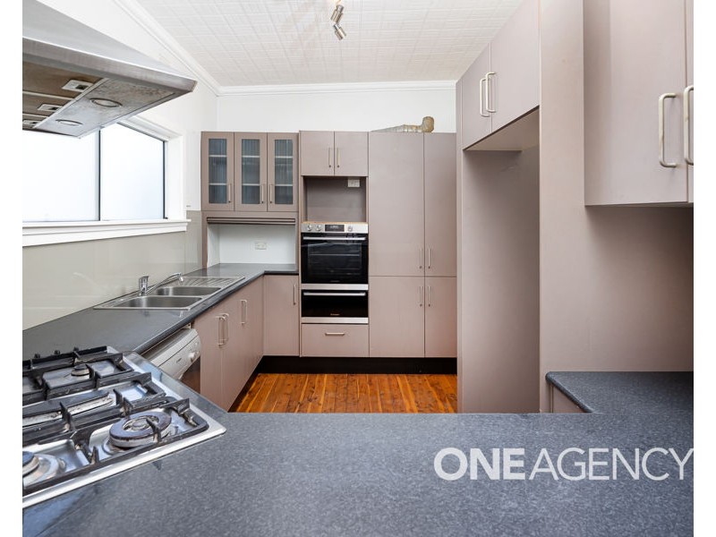 43 NORTHCOTT PARADE, Mount Austin NSW 2650