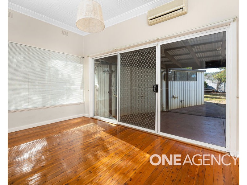 43 NORTHCOTT PARADE, Mount Austin NSW 2650