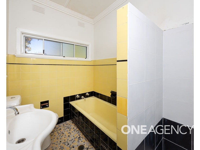 43 NORTHCOTT PARADE, Mount Austin NSW 2650