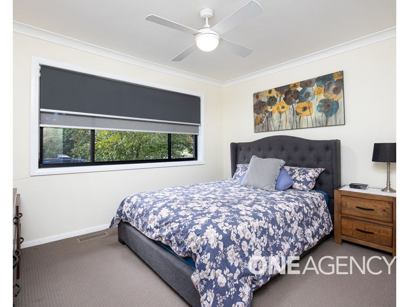 6 LANSDOWNE AVENUE, Lake Albert NSW 2650