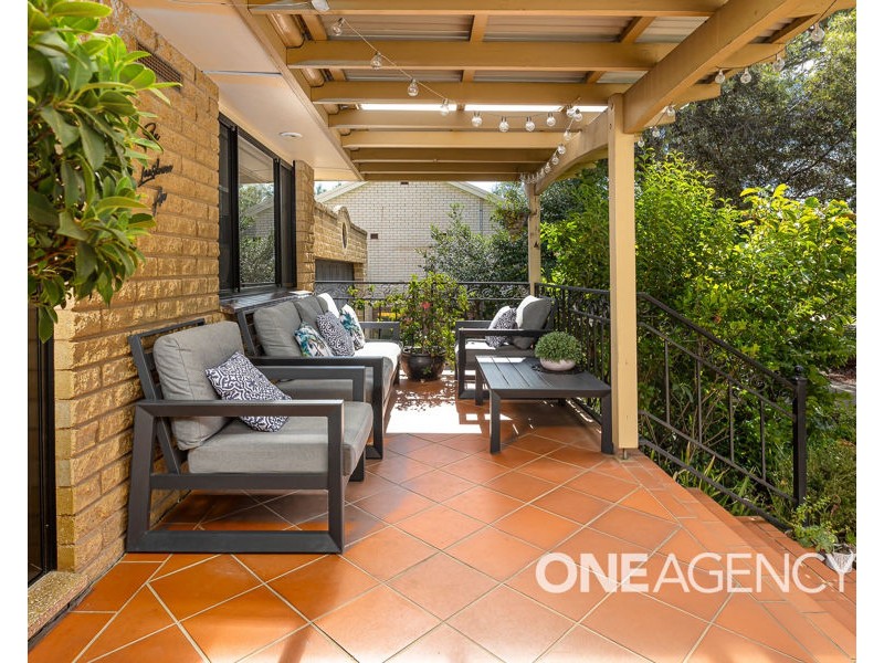 6 LANSDOWNE AVENUE, Lake Albert NSW 2650