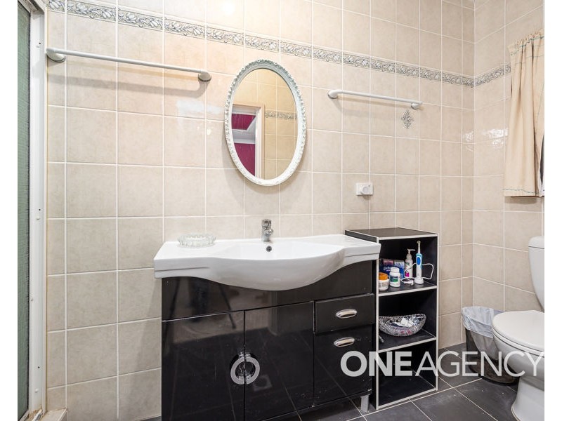 1 AMSTERDAM CRESCENT, Tolland NSW 2650