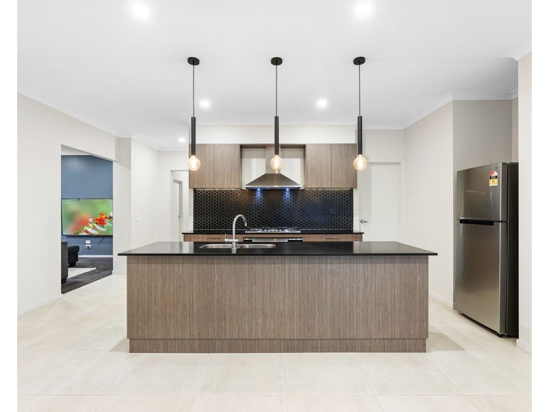 19 BENNELONG CRESCENT, Lloyd NSW 2650