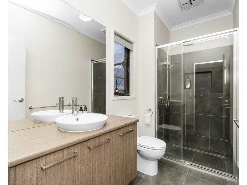 19 BENNELONG CRESCENT, Lloyd NSW 2650