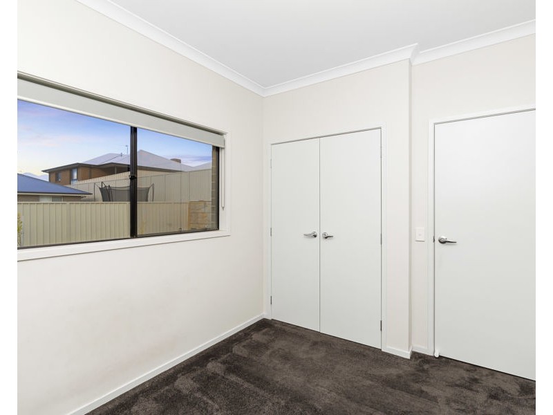 19 BENNELONG CRESCENT, Lloyd NSW 2650