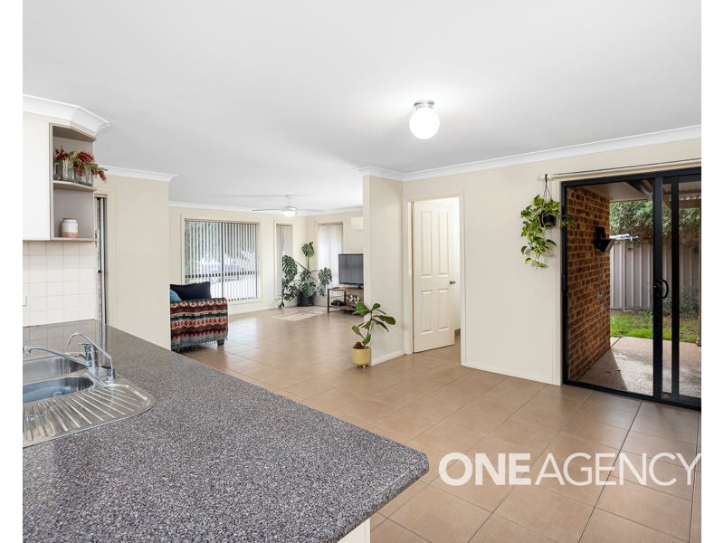 2/6 YOOGALI STREET, Glenfield Park NSW 2650