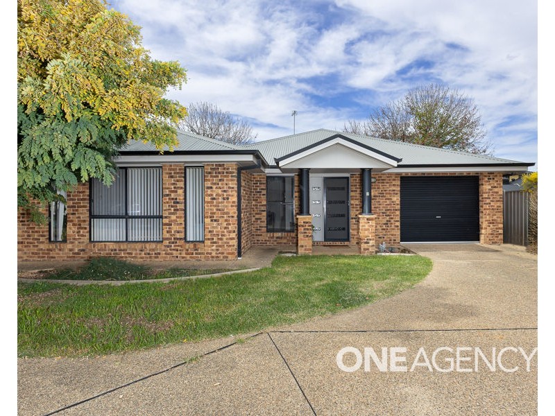 2/6 YOOGALI STREET, Glenfield Park NSW 2650