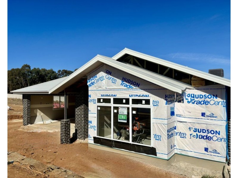 86 JUMBUCK DRIVE, Gobbagombalin NSW 2650