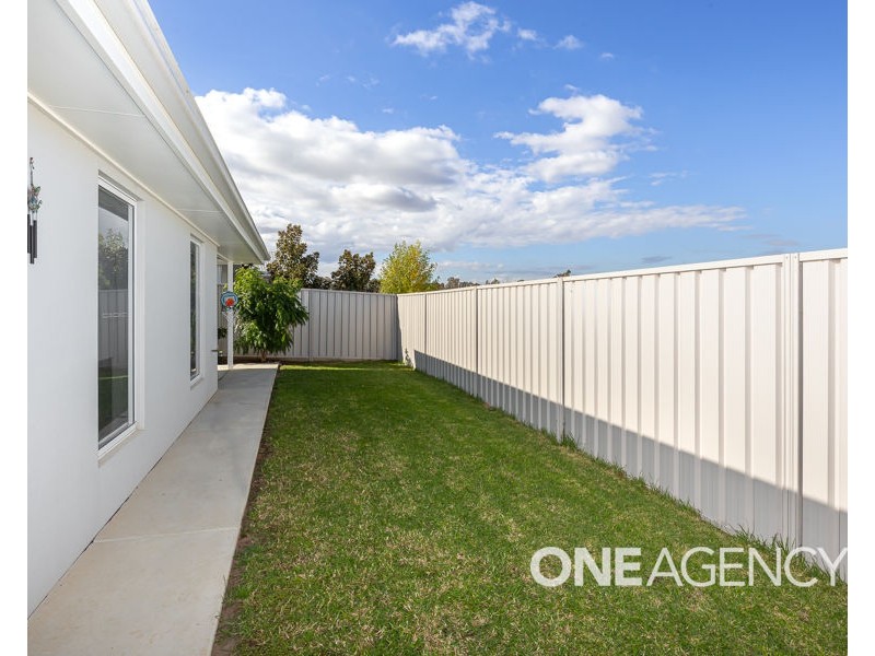 1/2 YARRANJERRY STREET, Gobbagombalin NSW 2650