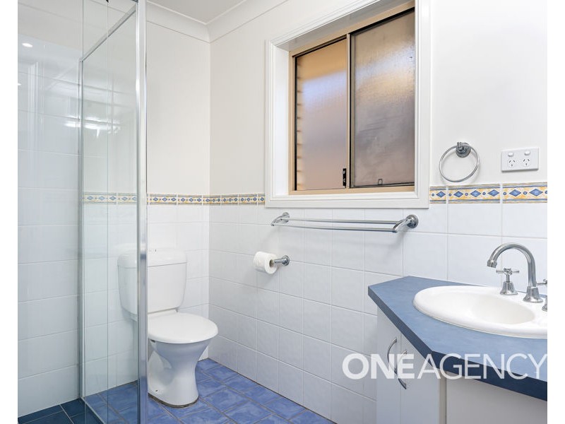 2 COWAN PLACE, Lloyd NSW 2650