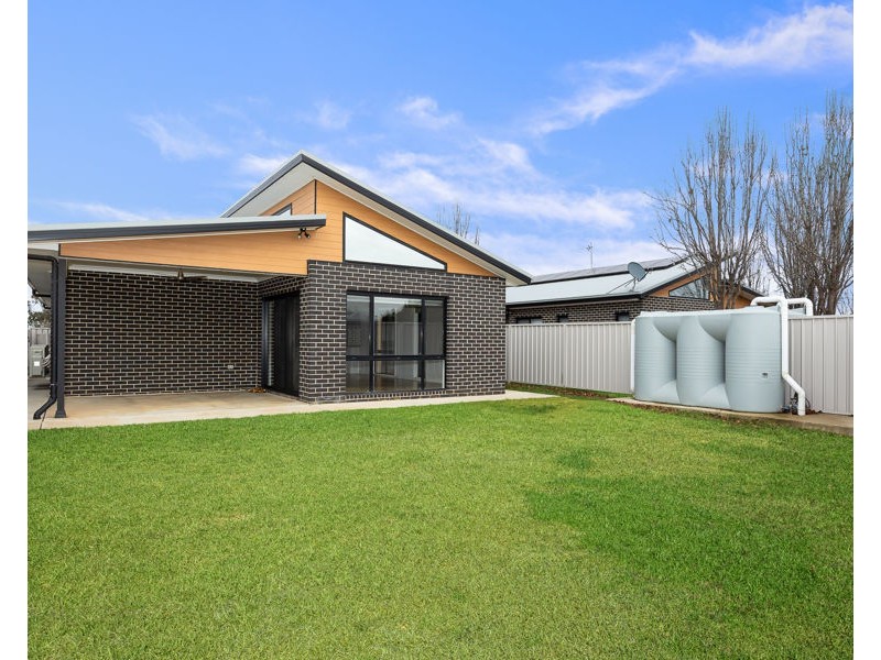 30 YENDA AVENUE, Gobbagombalin NSW 2650