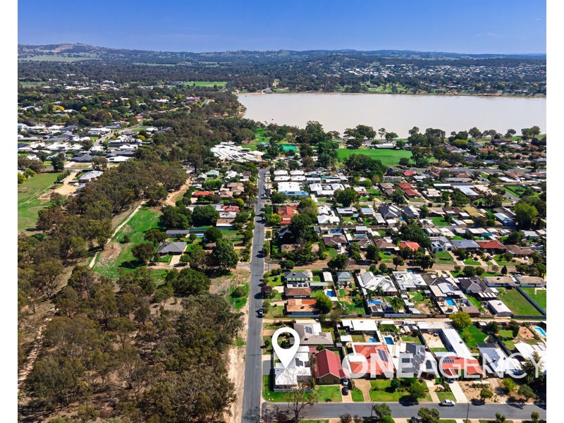 17 CRAFT STREET, Lake Albert NSW 2650