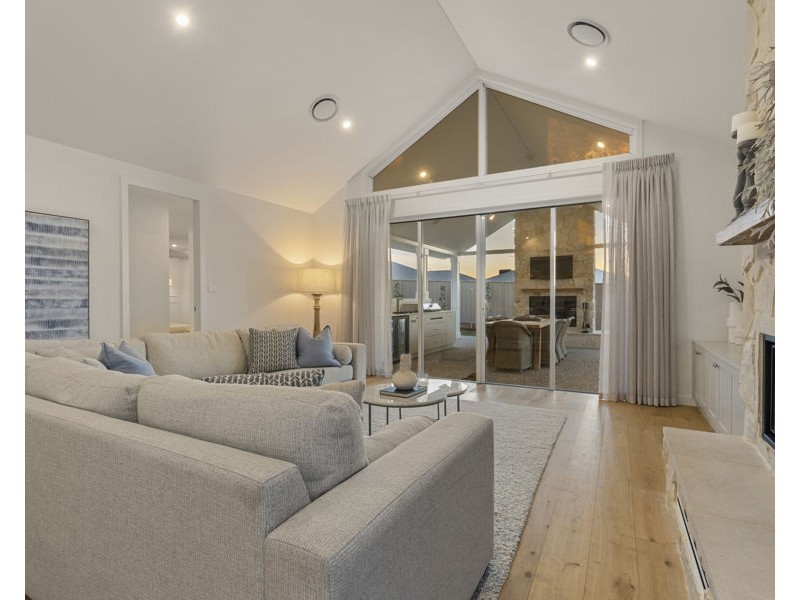 6 MITTA MITTA PLACE, Gobbagombalin NSW 2650