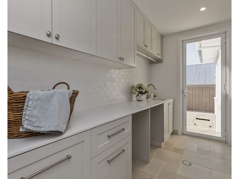 6 MITTA MITTA PLACE, Gobbagombalin NSW 2650