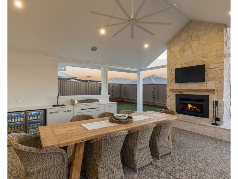 6 MITTA MITTA PLACE, Gobbagombalin NSW 2650