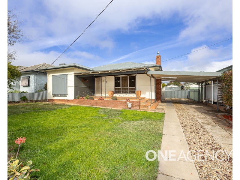 42 CEDUNA STREET, Mount Austin NSW 2650