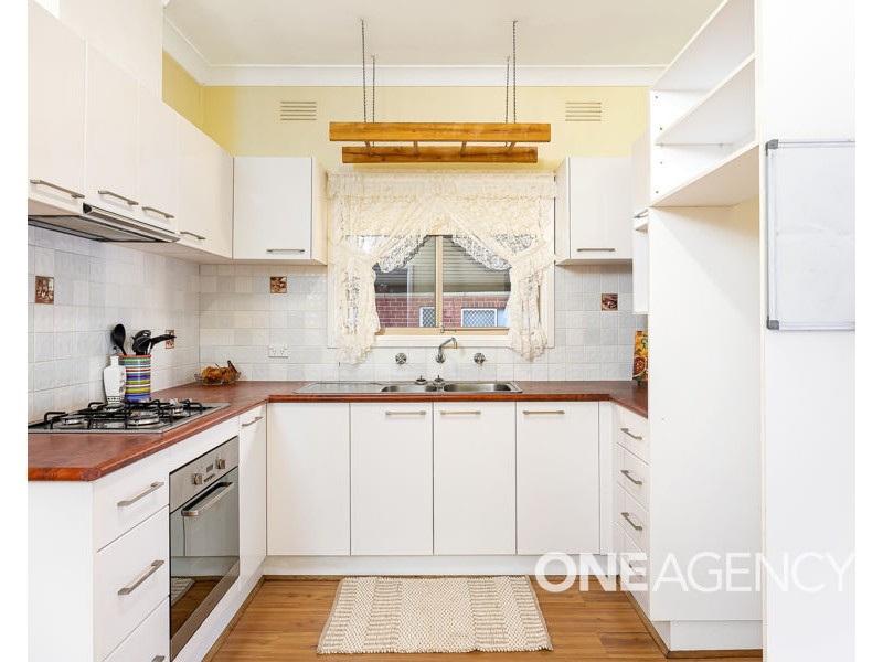 42 CEDUNA STREET, Mount Austin NSW 2650