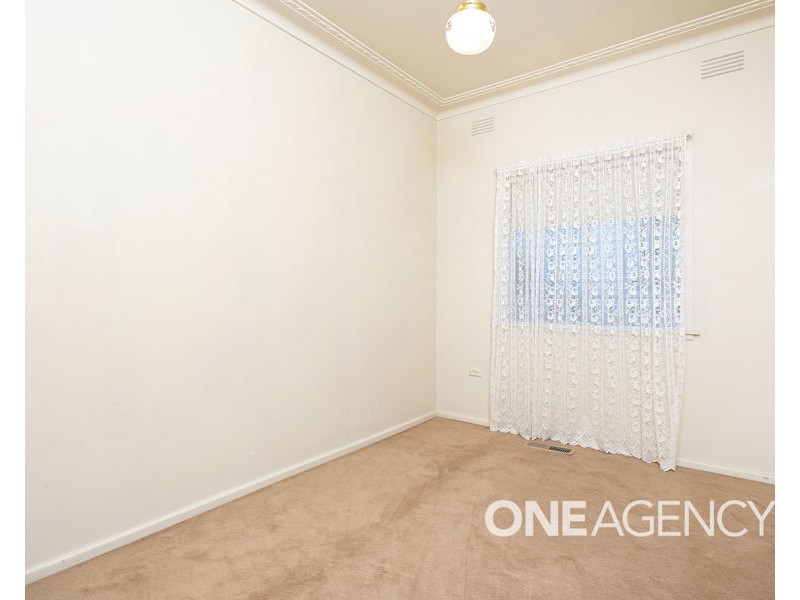 42 CEDUNA STREET, Mount Austin NSW 2650