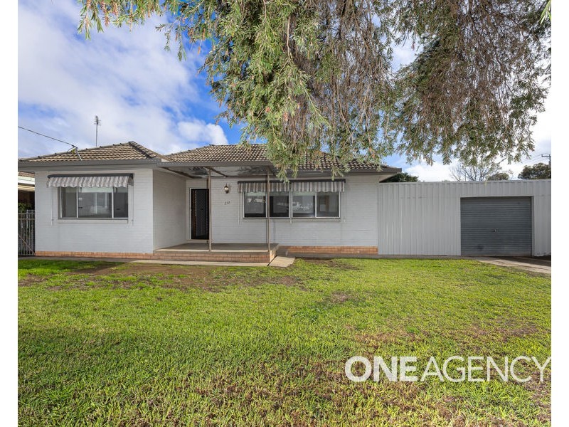 212 BOURKE STREET, Tolland NSW 2650