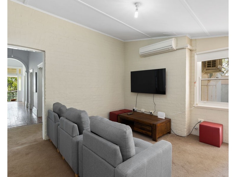 22 WARANGA AVENUE, Mount Austin NSW 2650