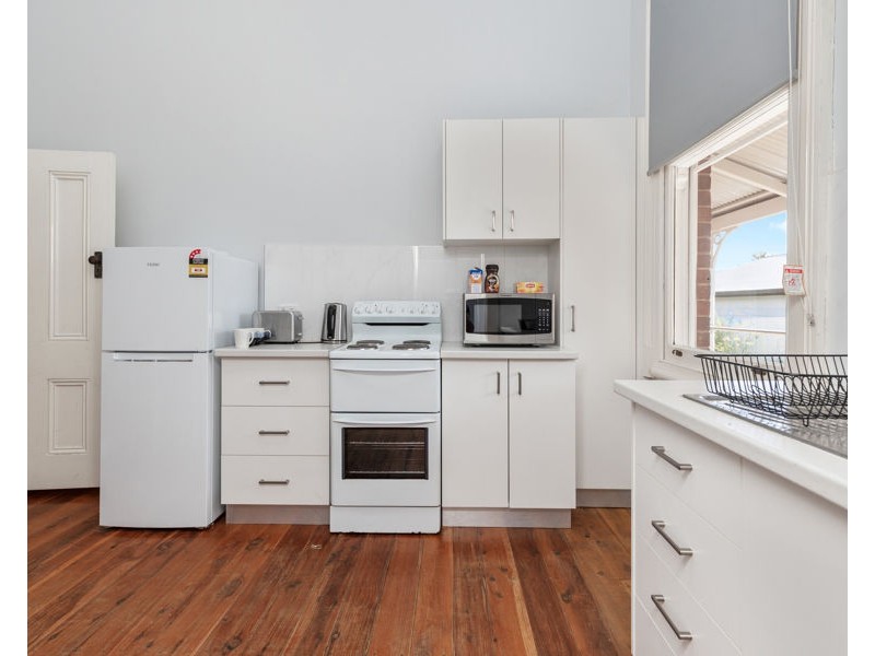 22 WARANGA AVENUE, Mount Austin NSW 2650